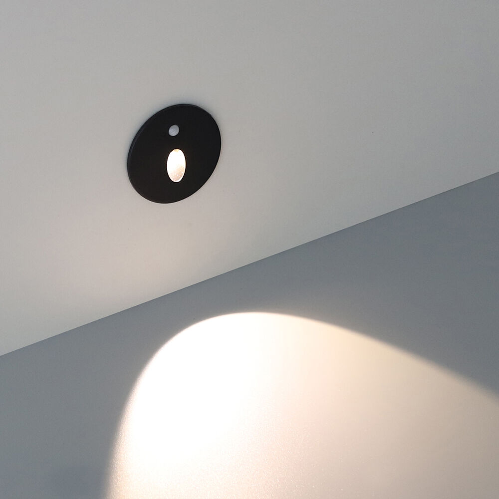 BRY-VEKSUS-B-1-RND-SNS-BLC-STEPLIGHT COVER - 2